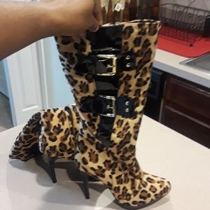 Leopard boots